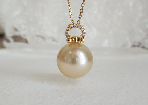 South sea pearl diamond pendant