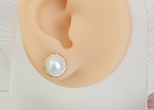 Akoya sea pearl earring
