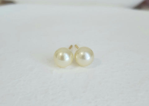 South sea cream pearl earring