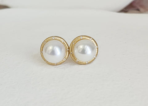 Akoya sea pearl earring