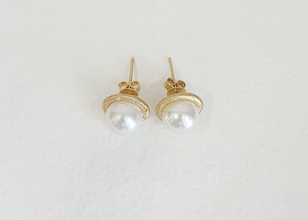 Akoya sea pearl earring