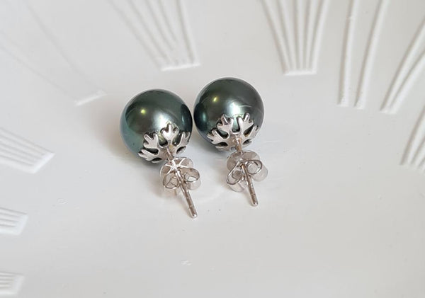 Tahitian sea pearl earring